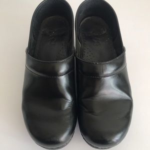Dansko Professional Leather Black Clog Size 39